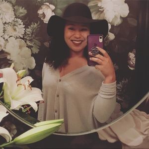 Meet your Posher, Avery